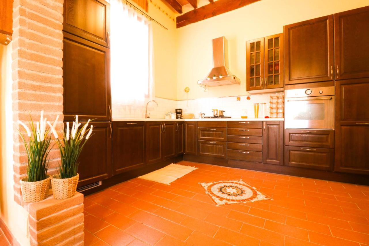Casale Val D' Orcia- Relax E Lusso In Piscina Villa Torrita di Siena Exterior foto